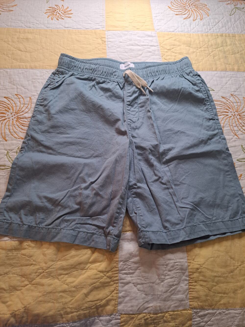 Boys Old Navy Gray Shorts Size Large 10-12